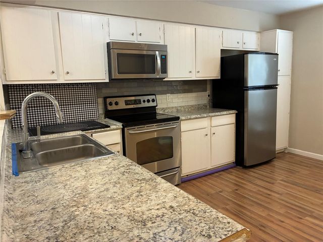 9200 W Bellfort Street 20, Houston, TX 77031