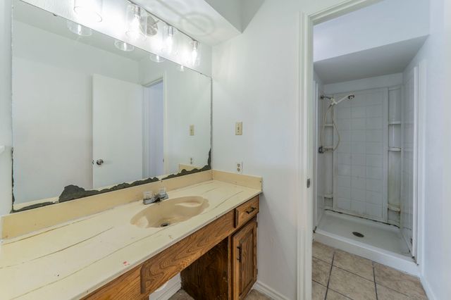 105 Briar Lane, Waxahachie, TX 75165