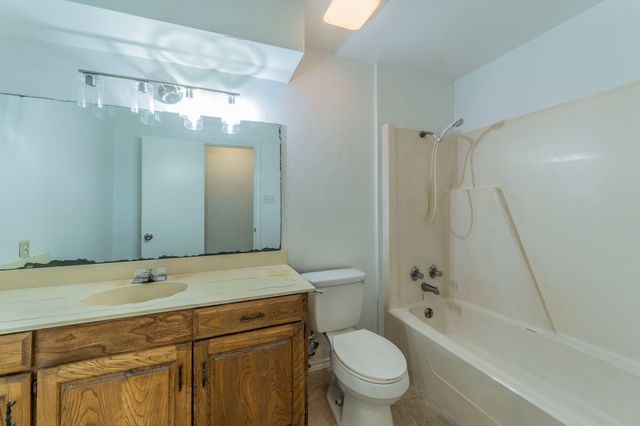 105 Briar Lane, Waxahachie, TX 75165