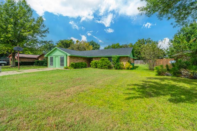 105 Briar Lane, Waxahachie, TX 75165