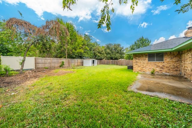 105 Briar Lane, Waxahachie, TX 75165