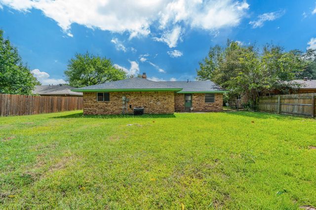 105 Briar Lane, Waxahachie, TX 75165