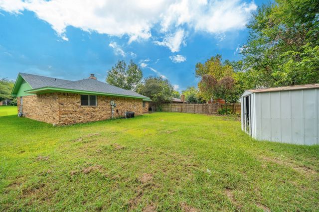 105 Briar Lane, Waxahachie, TX 75165