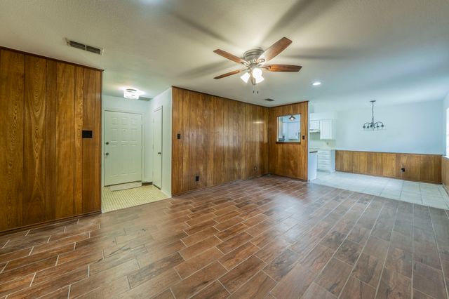 105 Briar Lane, Waxahachie, TX 75165