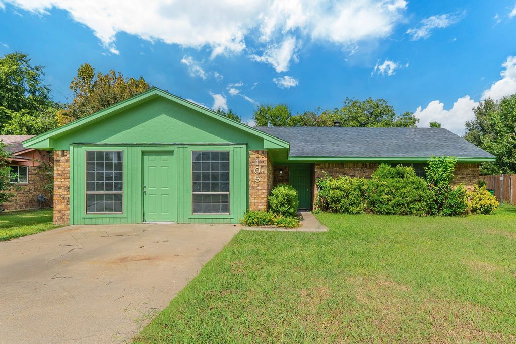 105 Briar Lane, Waxahachie, TX 75165