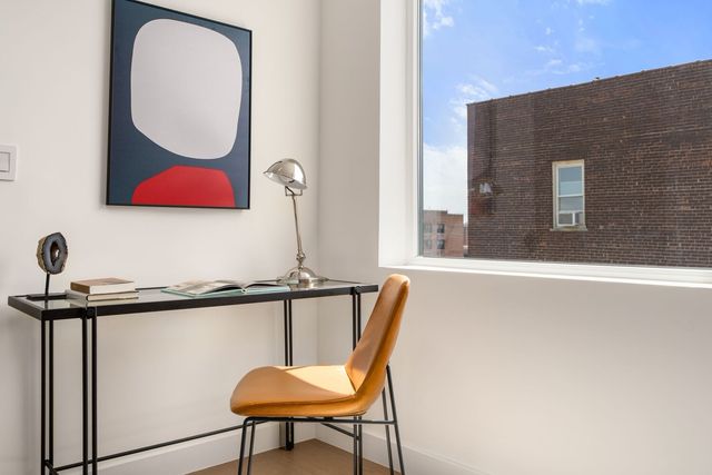 379 Ocean Pkwy Apt 5C, New York City, NY 11218