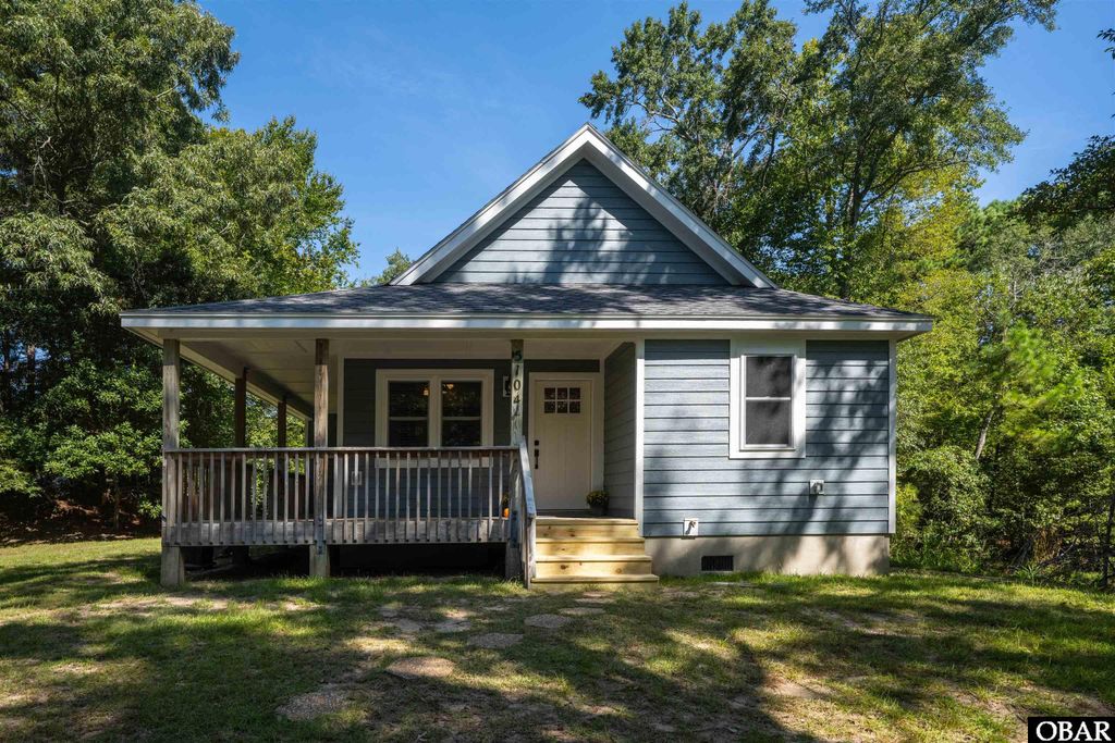 Image 2 of property listing at 5104 The Woods Road, Kitty Hawk, NC 27949