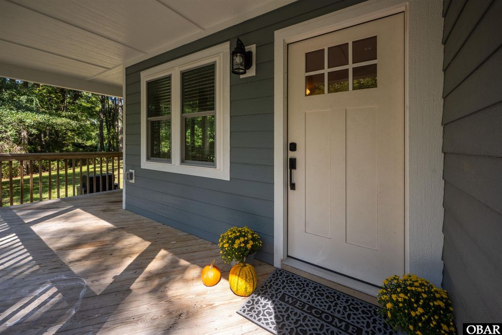 Image 4 of property listing at 5104 The Woods Road, Kitty Hawk, NC 27949