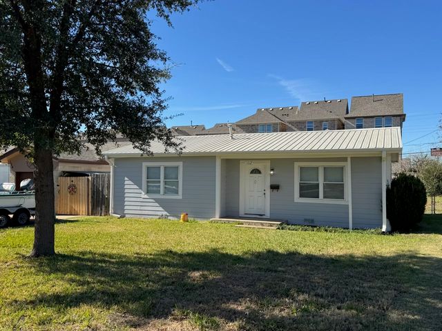 102 S Sheppard Drive, Euless, TX 76040