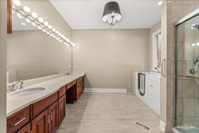 4N468 S Robert Frost Circle, St. Charles, IL 60175