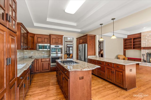 4N468 S Robert Frost Circle, St. Charles, IL 60175