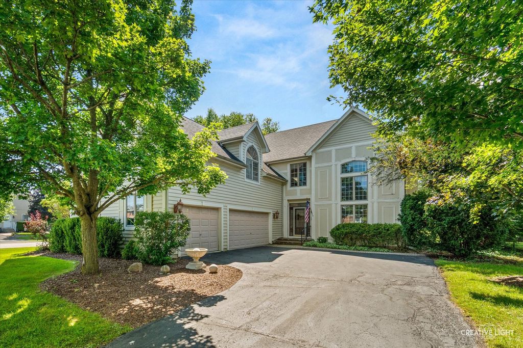4N468 S Robert Frost Circle, St. Charles, IL 60175