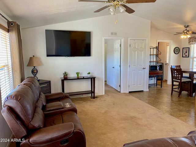 3740 W JENNY LIN Road, New River, AZ 85087