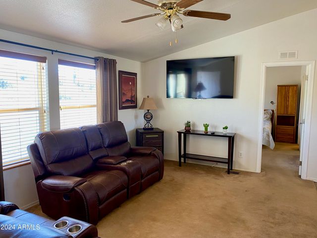 3740 W JENNY LIN Road, New River, AZ 85087