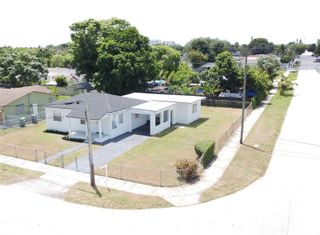 10490 SW 173rd Ter, Miami, FL 33157