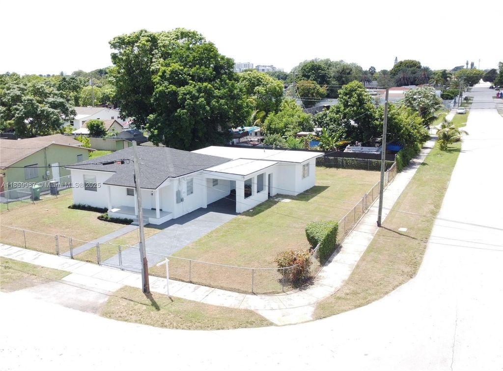 10490 SW 173rd Ter, Miami, FL 33157