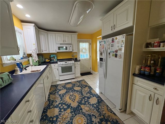370 N Main Street, Columbiana, OH 44408