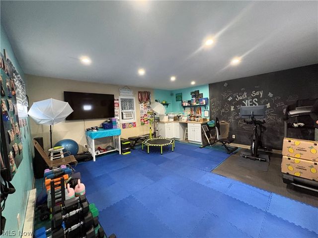 370 N Main Street, Columbiana, OH 44408
