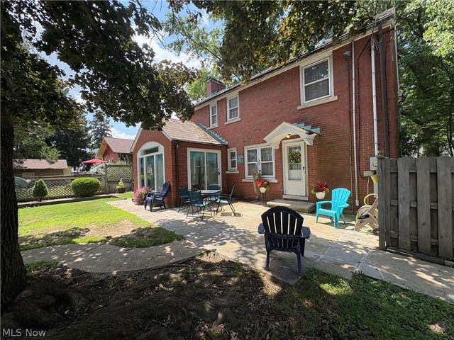 370 N Main Street, Columbiana, OH 44408