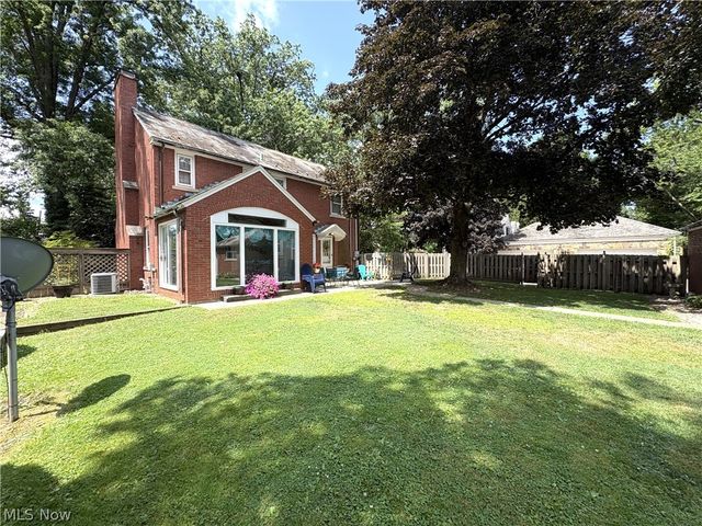 370 N Main Street, Columbiana, OH 44408