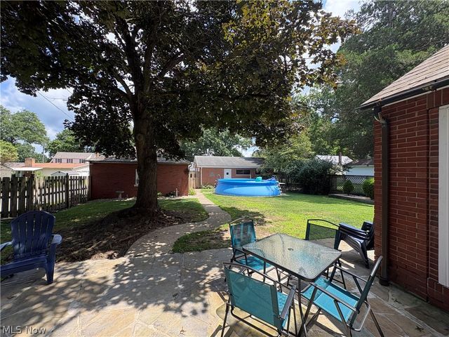 370 N Main Street, Columbiana, OH 44408
