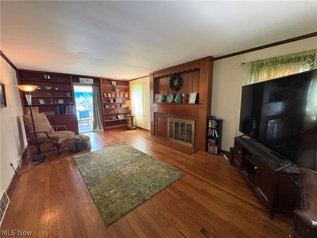 370 N Main Street, Columbiana, OH 44408