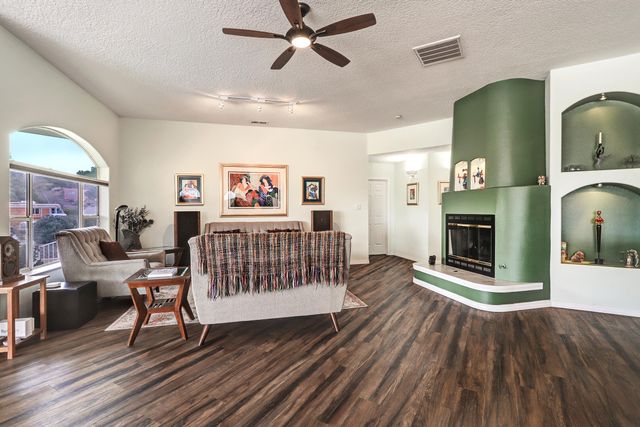 701 Stagecoach Road SE, Albuquerque, NM 87123