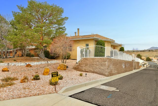 701 Stagecoach Road SE, Albuquerque, NM 87123