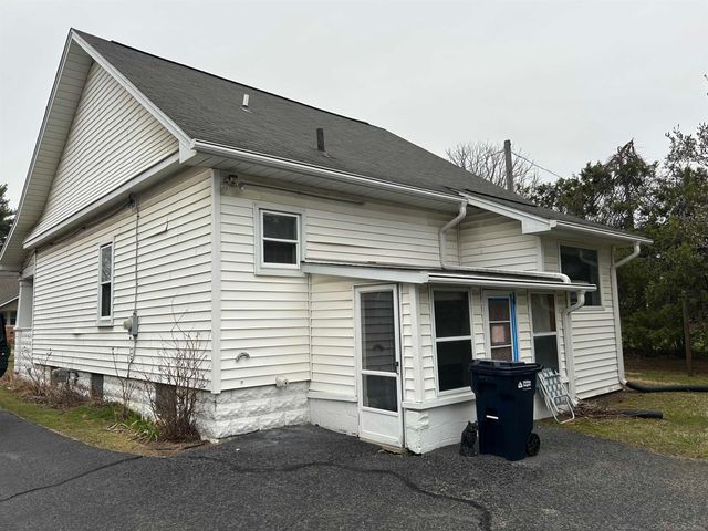 8260 Clinton River Drive, Sterling Heights, MI 48314