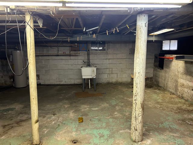 8260 Clinton River Drive, Sterling Heights, MI 48314