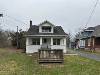 8260 Clinton River Drive, Sterling Heights, MI 48314