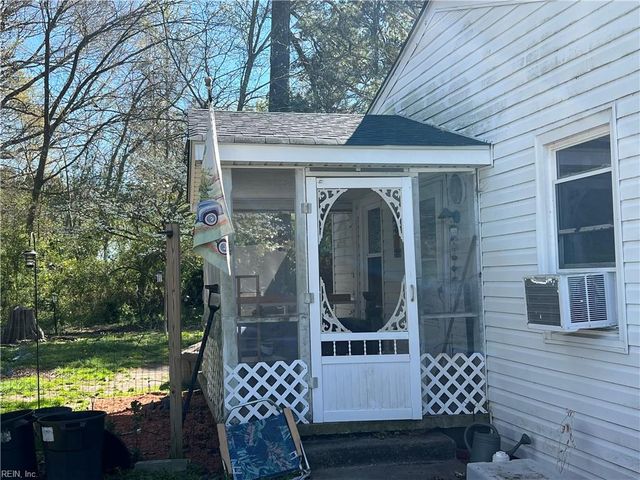 31359 Grants LN, Carrsville, VA 23315