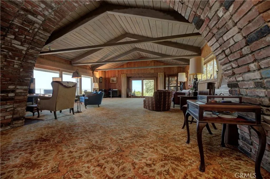 Image 16 of property listing at 2521 Novato Place, Palos Verdes Estates, CA 90274