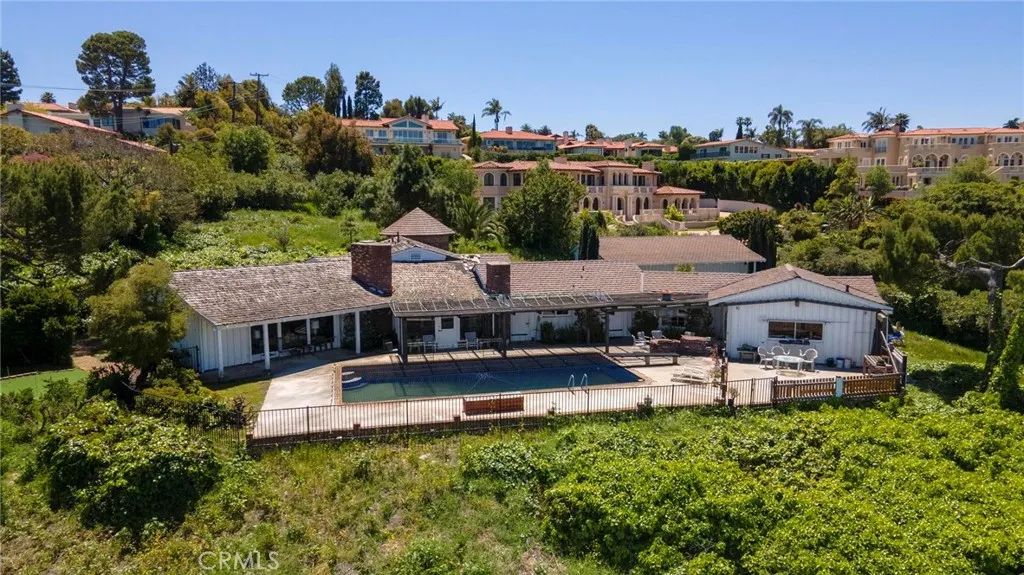 Image 3 of property listing at 2521 Novato Place, Palos Verdes Estates, CA 90274