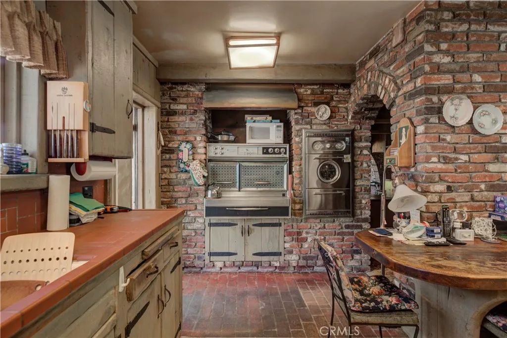 Image 50 of property listing at 2521 Novato Place, Palos Verdes Estates, CA 90274