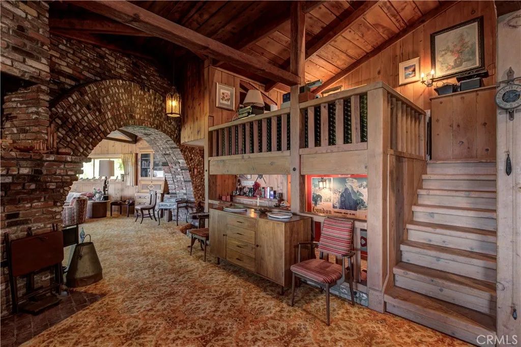 Image 9 of property listing at 2521 Novato Place, Palos Verdes Estates, CA 90274