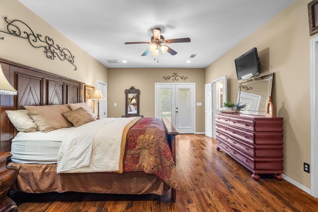 301 Meadow Knoll Drive, Double Oak, TX 75077