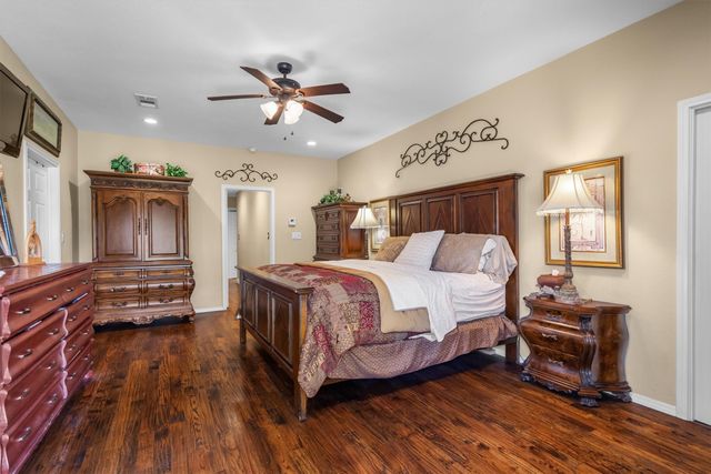 301 Meadow Knoll Drive, Double Oak, TX 75077
