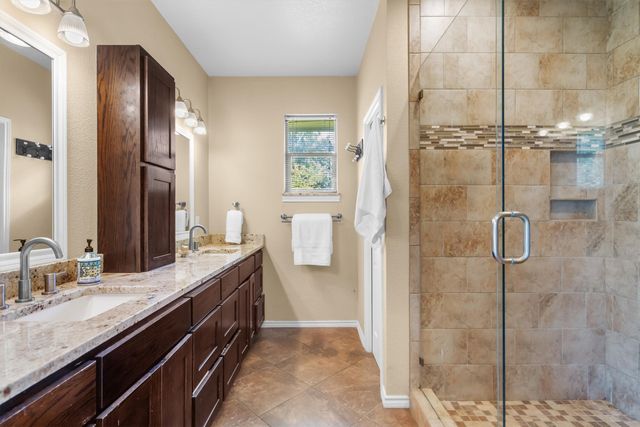 301 Meadow Knoll Drive, Double Oak, TX 75077