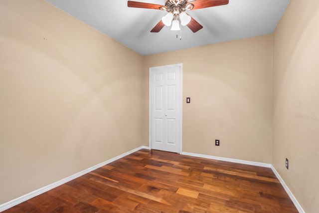 301 Meadow Knoll Drive, Double Oak, TX 75077