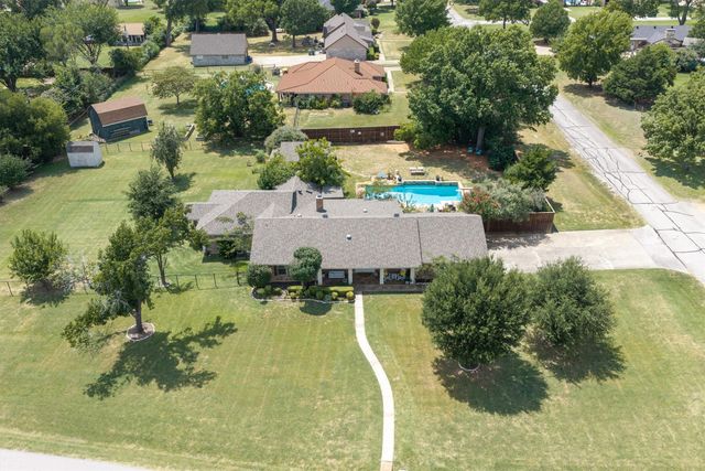 301 Meadow Knoll Drive, Double Oak, TX 75077