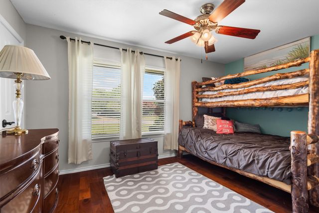 301 Meadow Knoll Drive, Double Oak, TX 75077