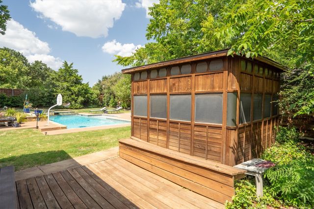 301 Meadow Knoll Drive, Double Oak, TX 75077