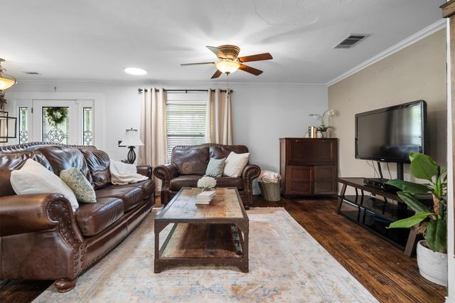 301 Meadow Knoll Drive, Double Oak, TX 75077