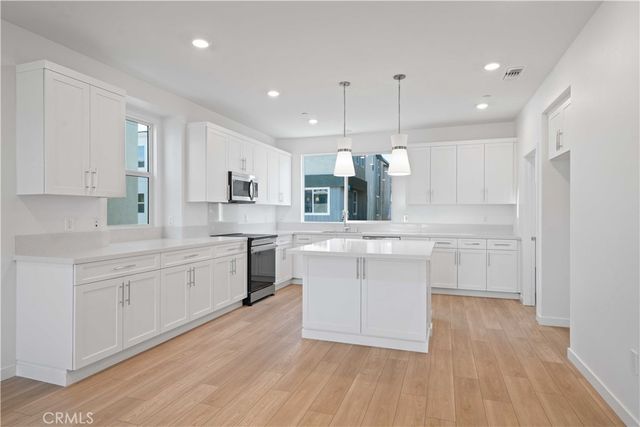 27314 Bear Creek Lane, Valencia, CA 91381