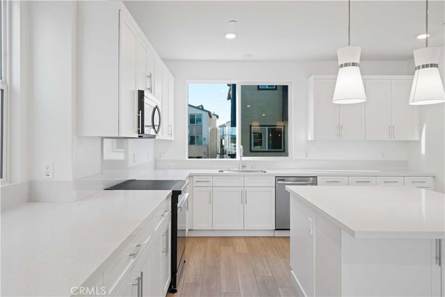 27314 Bear Creek Lane, Valencia, CA 91381