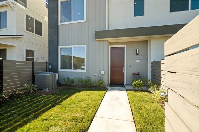 27314 Bear Creek Lane, Valencia, CA 91381