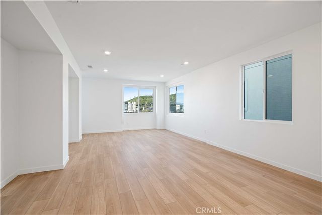 27314 Bear Creek Lane, Valencia, CA 91381