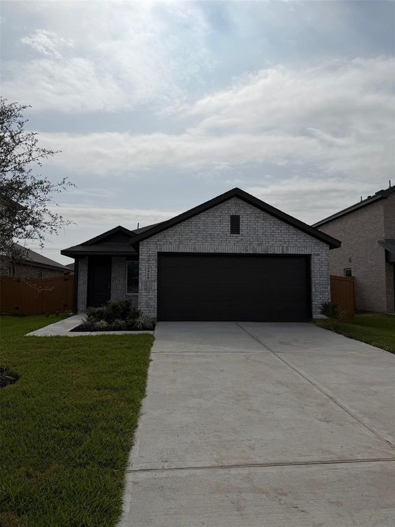2418 Imperial Jade Drive, Rosharon, TX 77583
