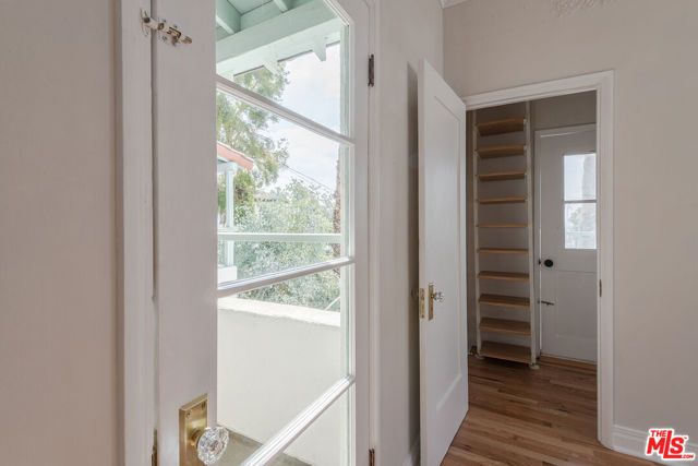 7464 Hollywood Boulevard, Los Angeles, CA 90046